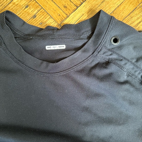 Men’s Lulu lemon tee - Picture 3 of 3